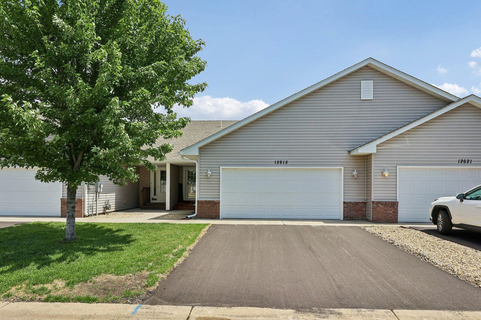 Property Photo:  12615 Pond View Road  MN 55398 