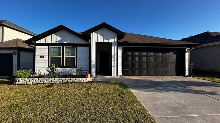 Property Photo:  818 Coastline Way  TX 75407 