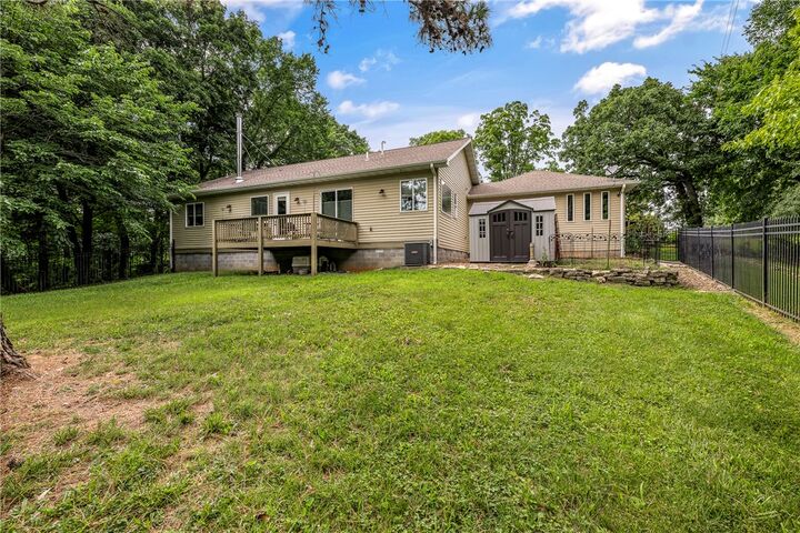 Property Photo:  920 E Amis Road  AR 72756 