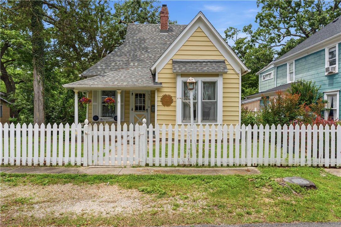 Property Photo: 38 Ridgeway Avenue AR 72632