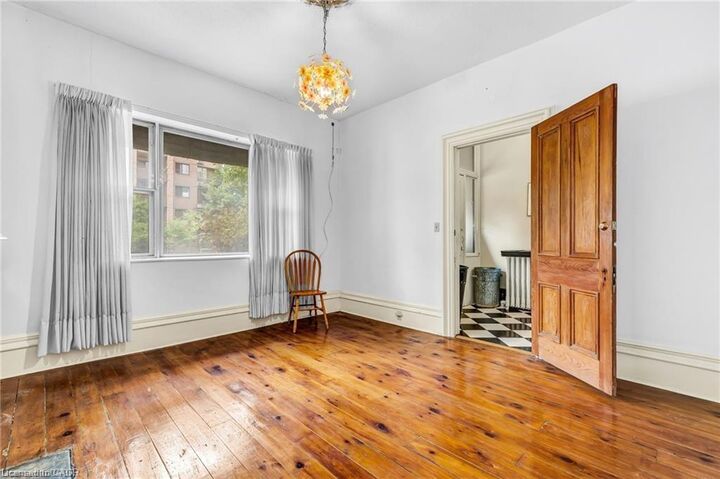 Property Photo: 30 Victoria Avenue N ON L8L 5E1