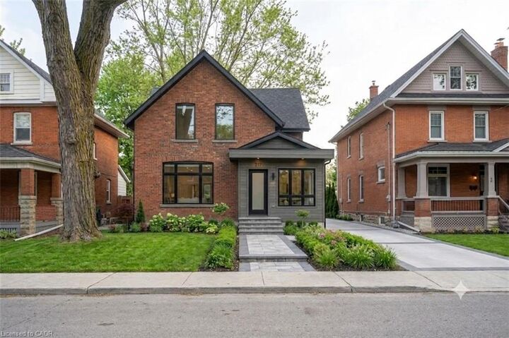 Property Photo:  257 Ontario Street  ON N5A 3H6 