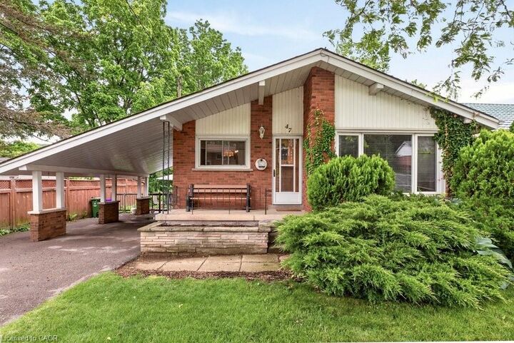 Property Photo:  47 Mercer Street  ON L9H 2N8 