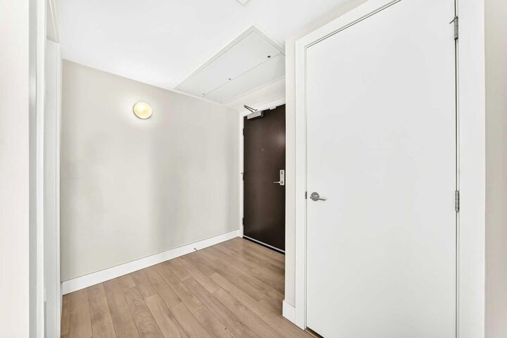 Property Photo: 1122 3 Street SE 1202 AB T2G 1H7