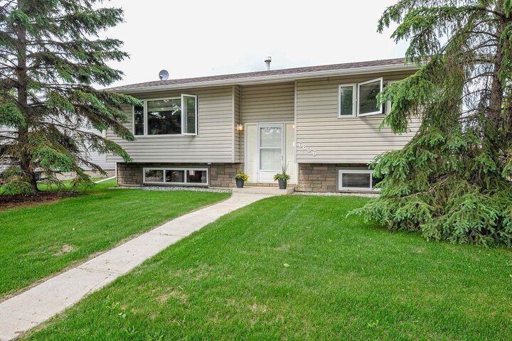 6606 44 Avenue — photo 1
