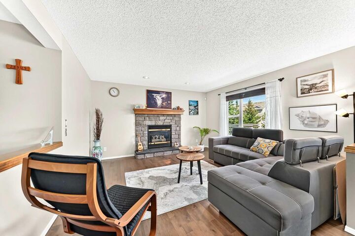 Property Photo:  38 Royal Oak Grove NW  AB T3G 5P3 