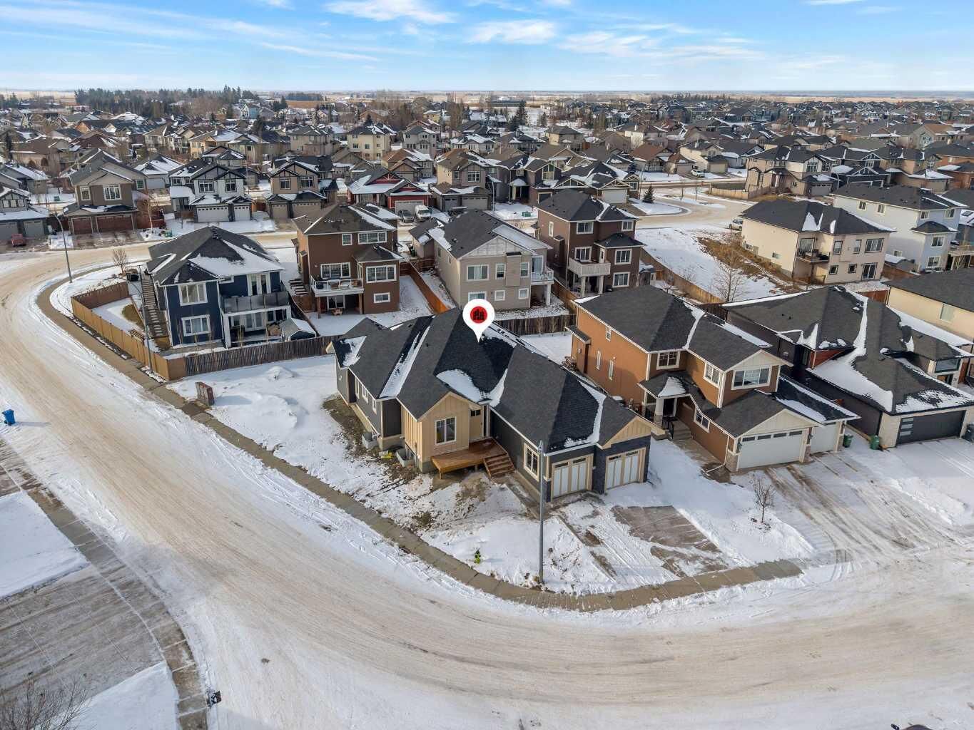 Property Photo: 32 Lakes Estates Circle AB T1P 0B7