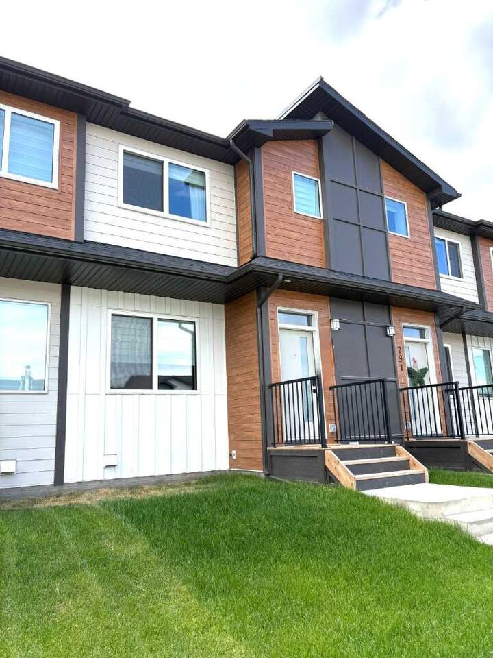 319 Wolf River Drive SE — photo 1