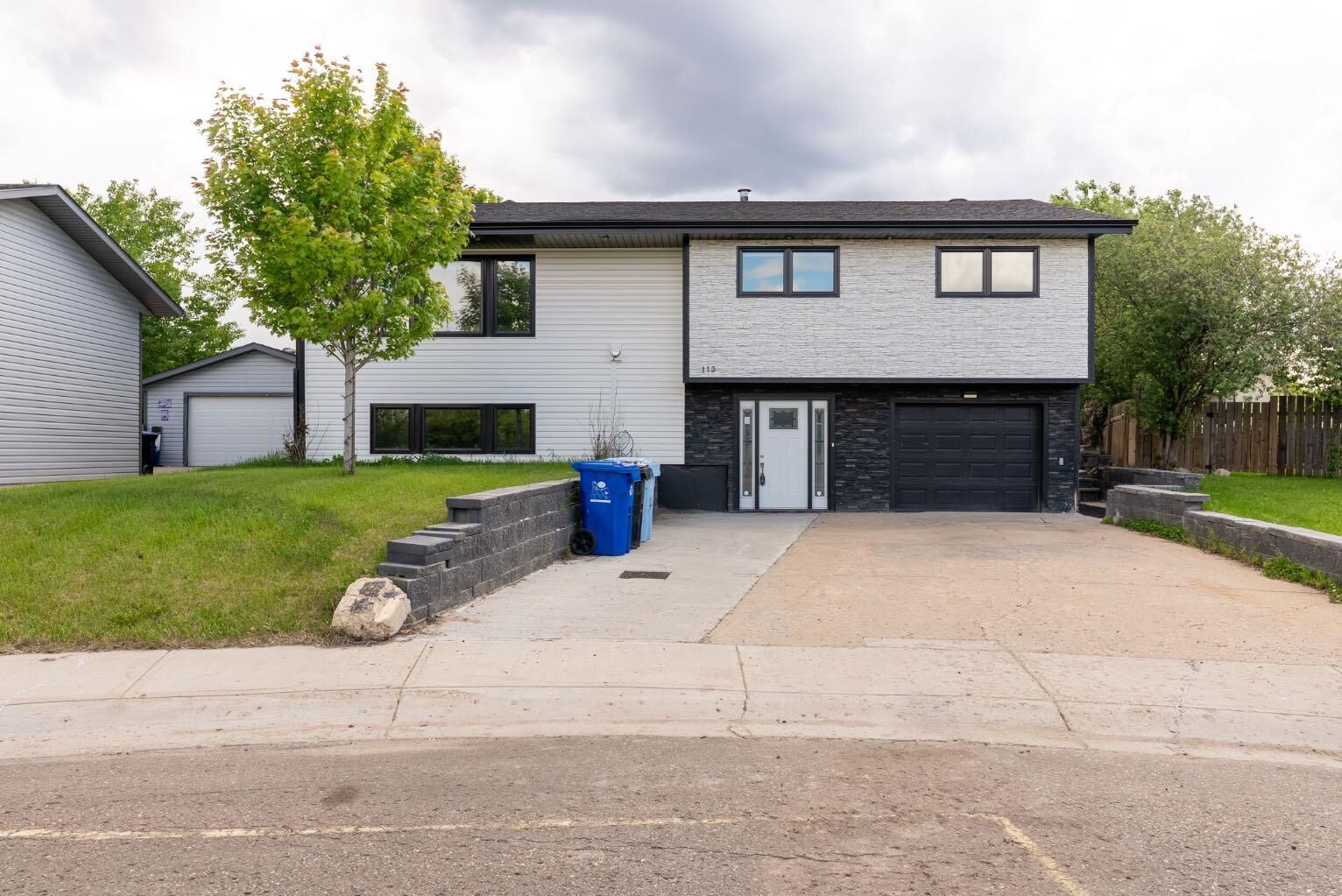 Property Photo:  113 Dundas Road  AB T9K 1B8 