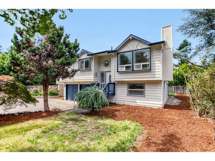 Property Photo: 14539 SE Center St OR 97236