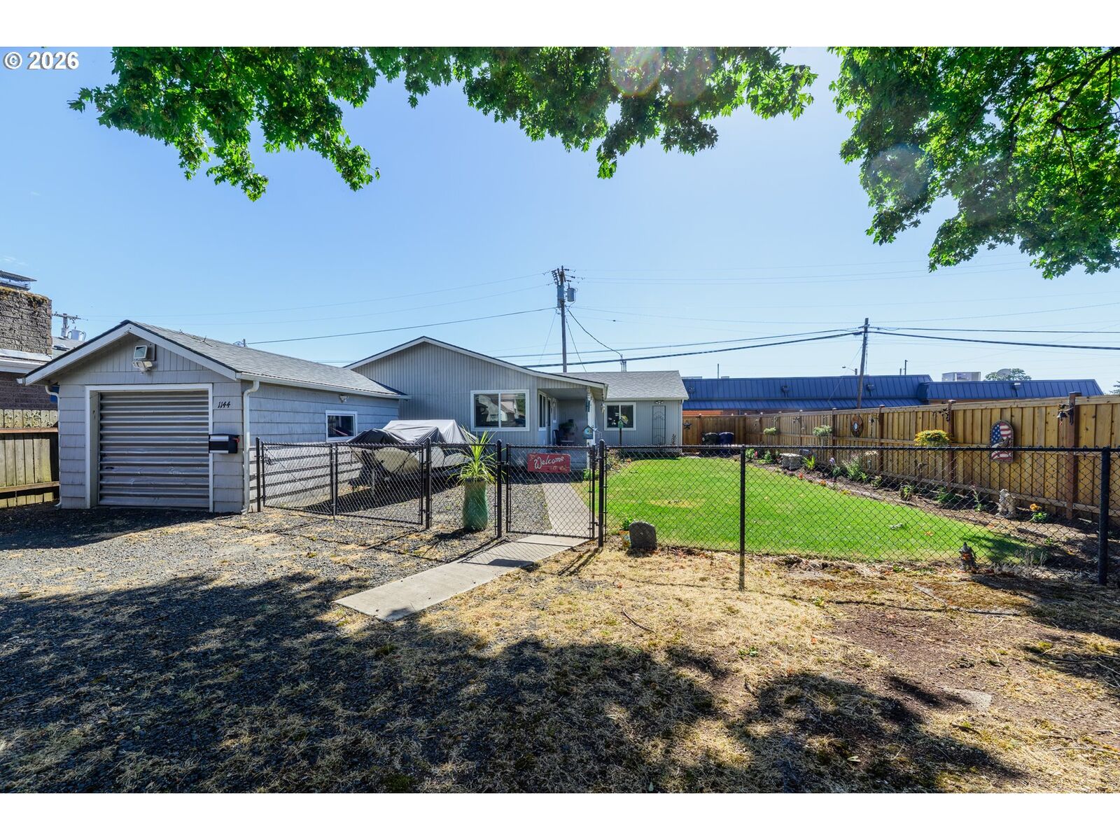 Property Photo:  1144 Juniper St  OR 97448 