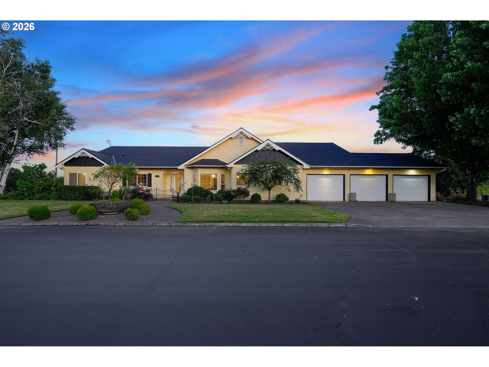 Property Photo:  9595 SW Bayou Dr  OR 97128 