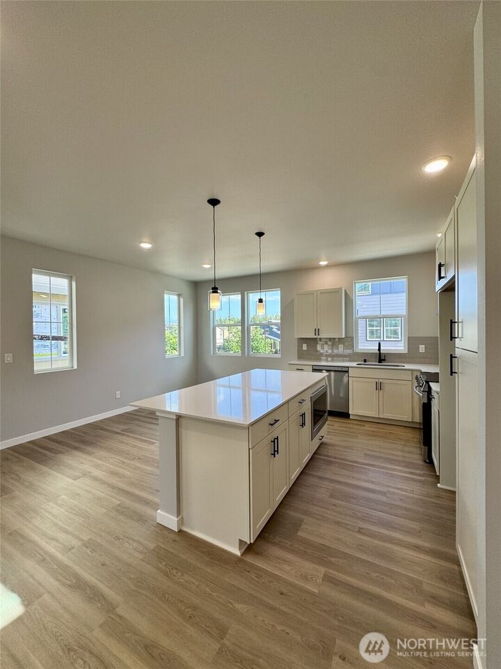 Property Photo: 23336 Franklin Circle 15 WA 98010