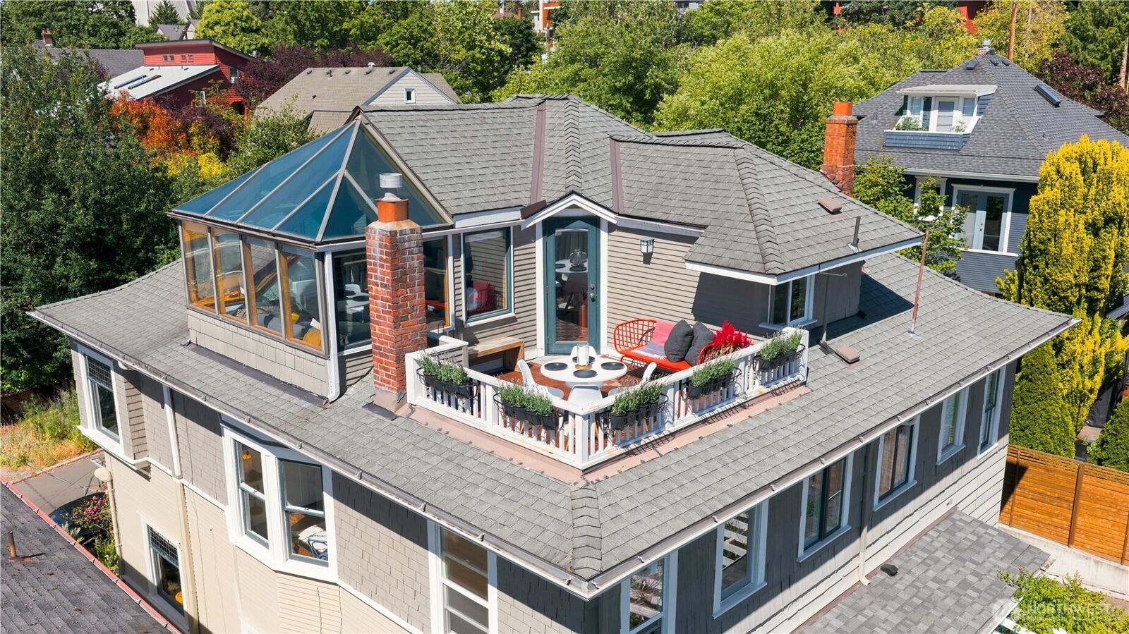 Property Photo: 1415 E Spring Street WA 98122