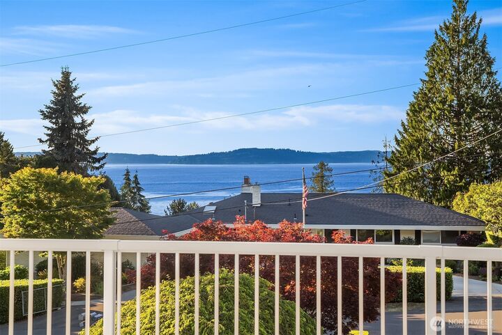 Property Photo:  8308  Frederick Place  WA 98026 