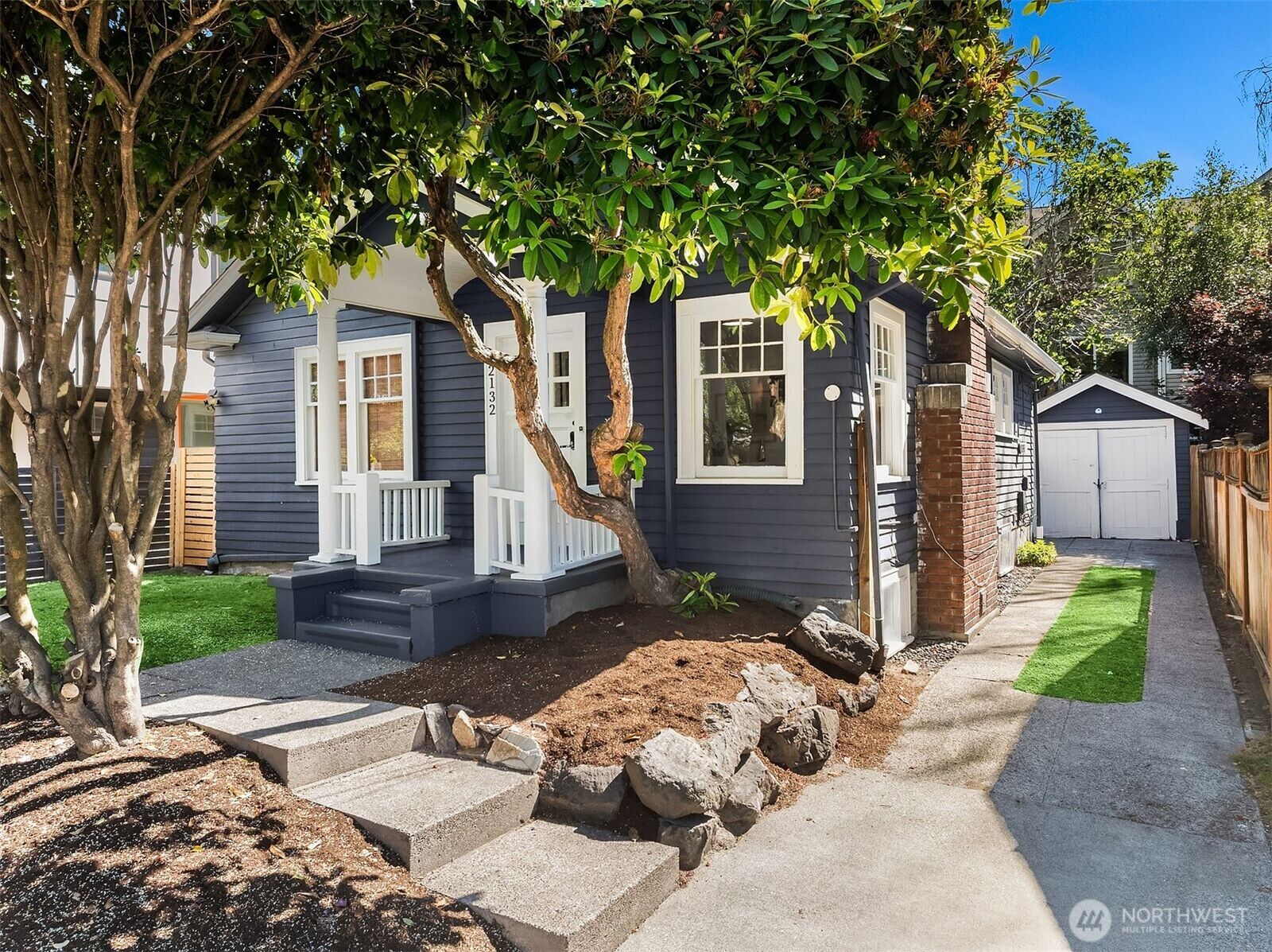 Property Photo:  2132  Dexter Avenue N  WA 98109 