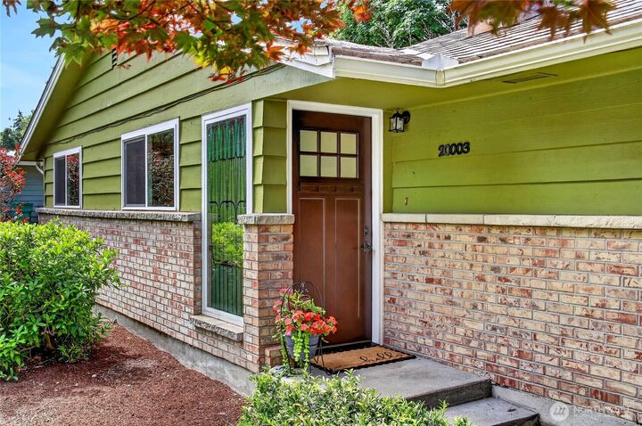 Property Photo: 20003 3rd Place SW WA 98166