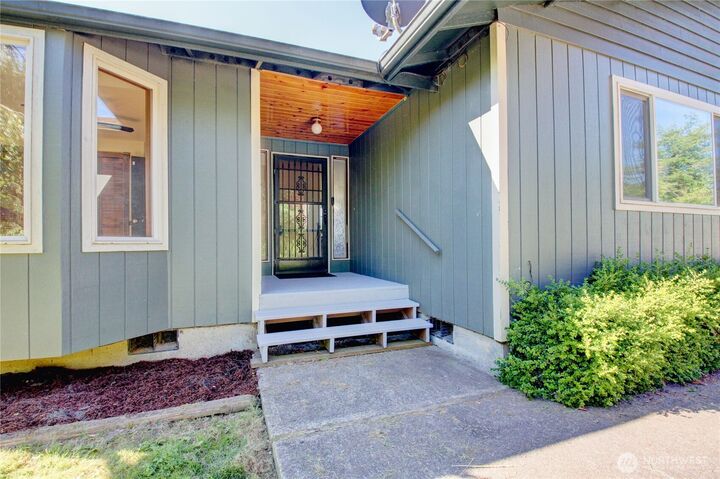 Property Photo: 3046 Old Highway 99 North Road WA 98233