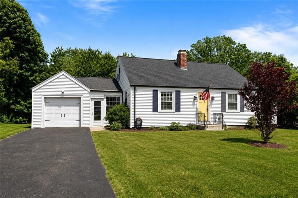 Property Photo: 1472 Wampanoag Trail RI 02915