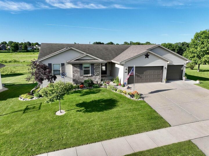 Property Photo:  1128 Crestline Drive  WI 53563 