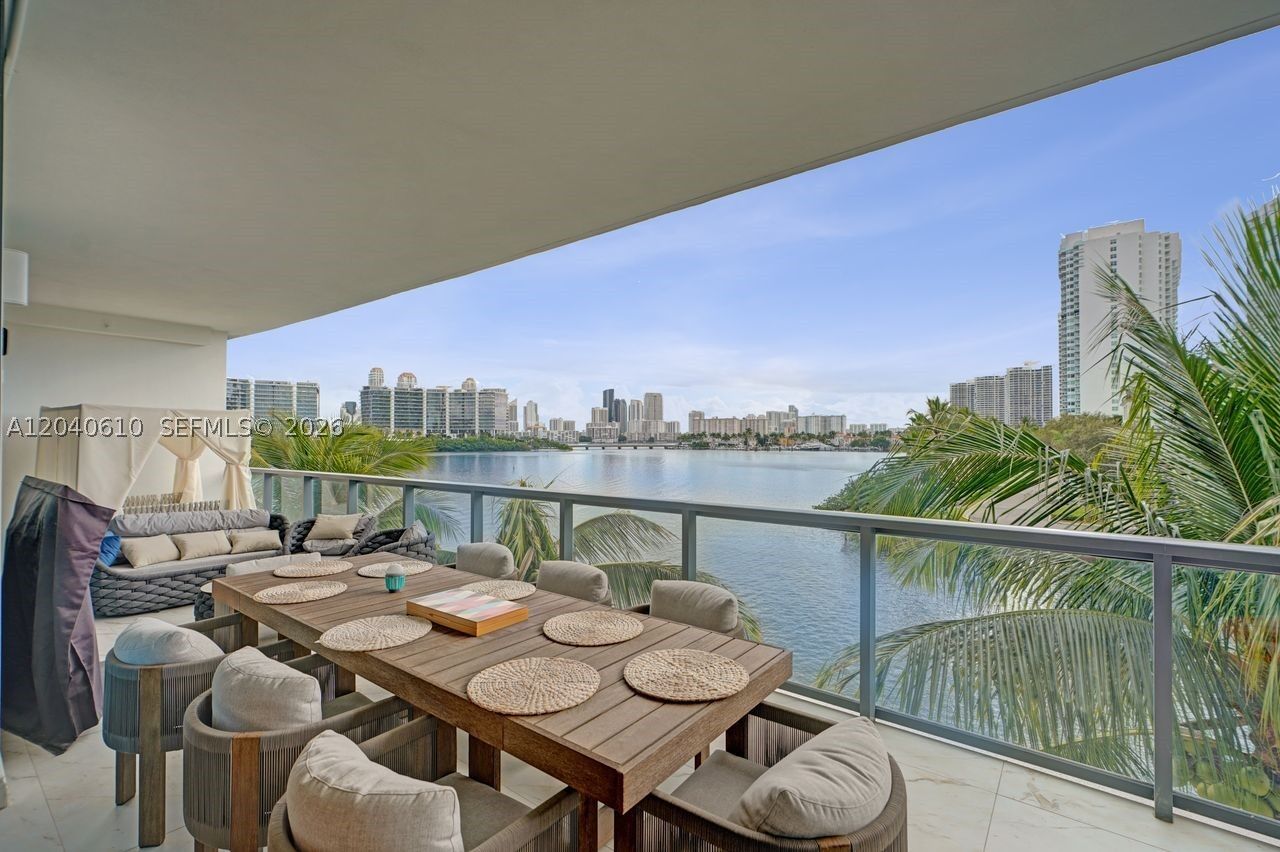 Property Photo: 3300 NE 188th St 210 FL 33180