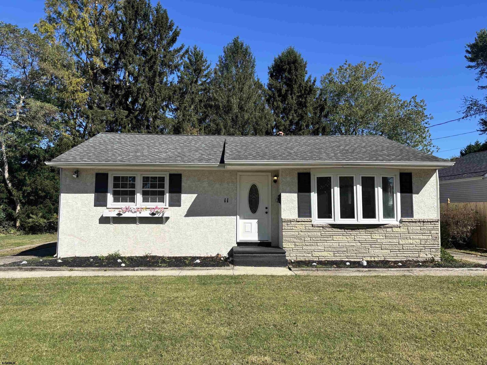 Property Photo: 11 Oxford Dr NJ 08244