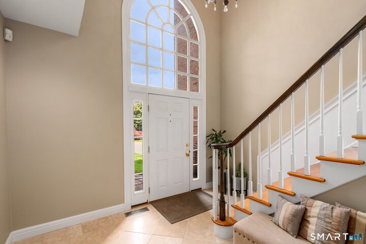 Property Photo:  15 Governors Row 15  CT 06117 