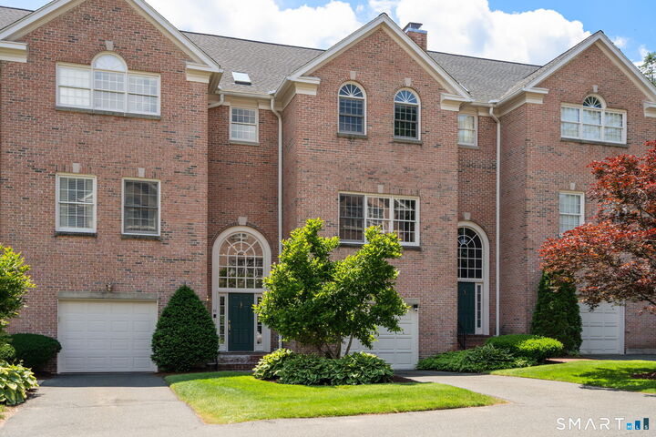 Property Photo: 15 Governors Row 15 CT 06117
