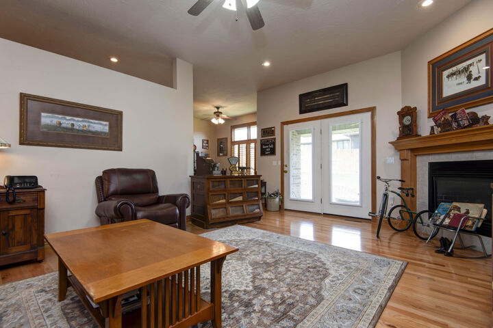Property Photo:  329 E Lafayette Street  MO 65810 