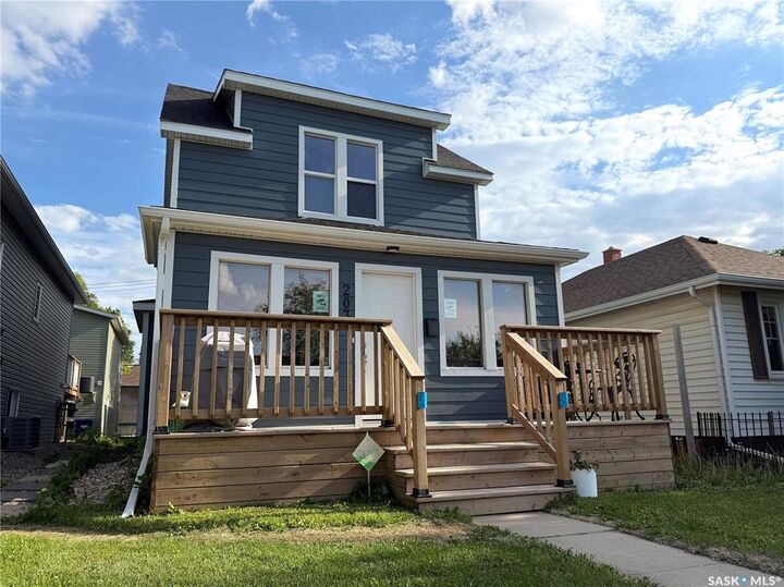 203 8th Street W — photo 1