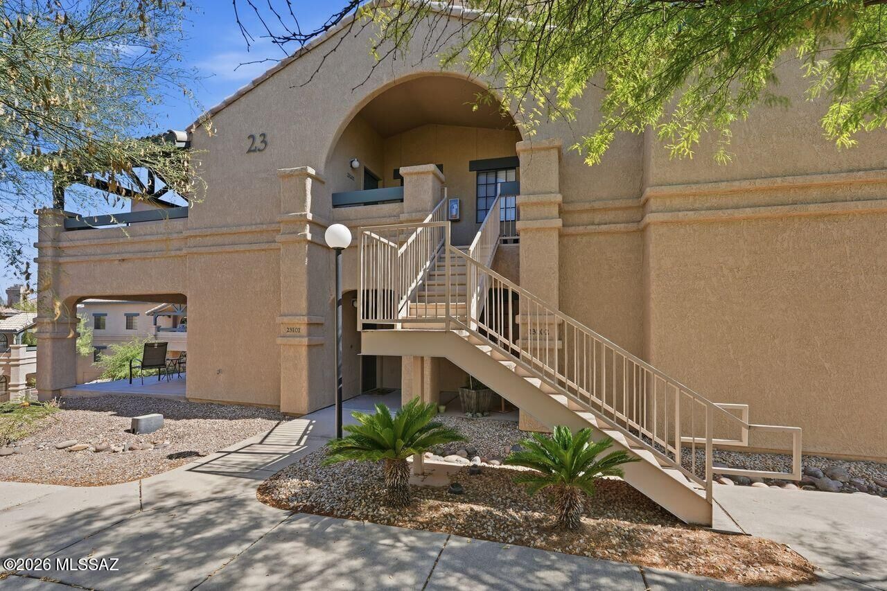 Property Photo:  101 S Players Club Drive Apt 23202  AZ 85745 