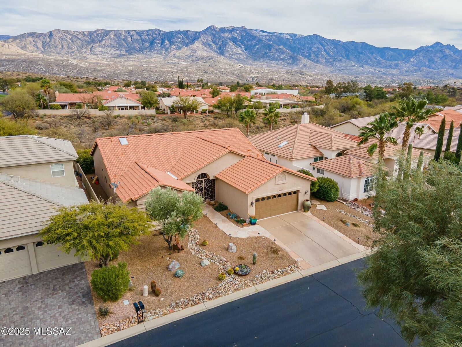 Property Photo:  37547 S Canyon Side Drive  AZ 85739 