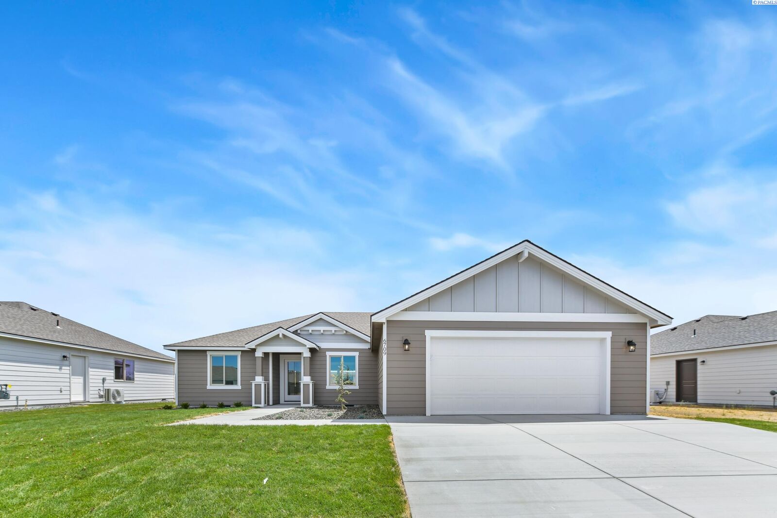 Property Photo: 6709 Road 105 WA 99301