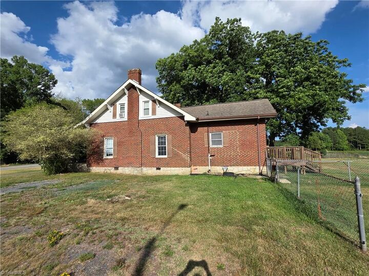 Property Photo:  6045 Bringle Ferry Road  NC 28146 
