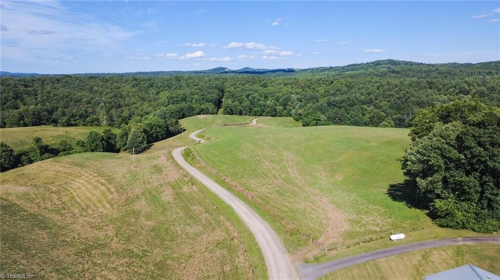 Property Photo: 1779 Round Hill Church Road NC 28685
