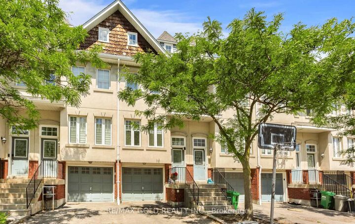 Property Photo: 800 Dundas Street W 37 ON L5C 4S5