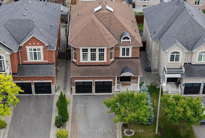 Property Photo: 143 Shelbourne Drive ON L4H 0V2