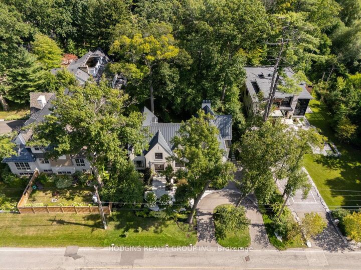 Property Photo:  238 Mineola Road W  ON L5G 2X4 