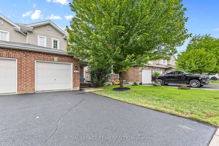 Property Photo: 92 Wolff Crescent ON K7S 0C1