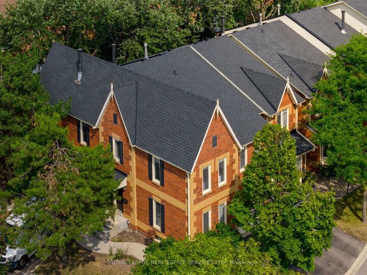 2006 Glenada Crescent 7 — photo 1