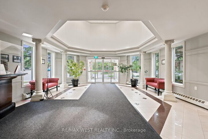 Property Photo: 2627 McCowan Road 1107 ON M1S 5T1