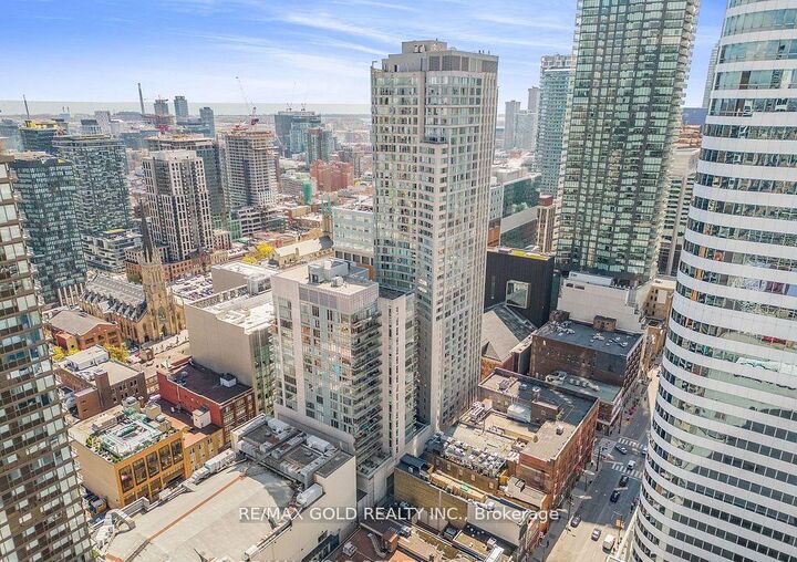 200 Victoria Street 1506 — photo 1