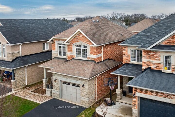 Property Photo: 44 Matteo Trail ON L9B 0E6