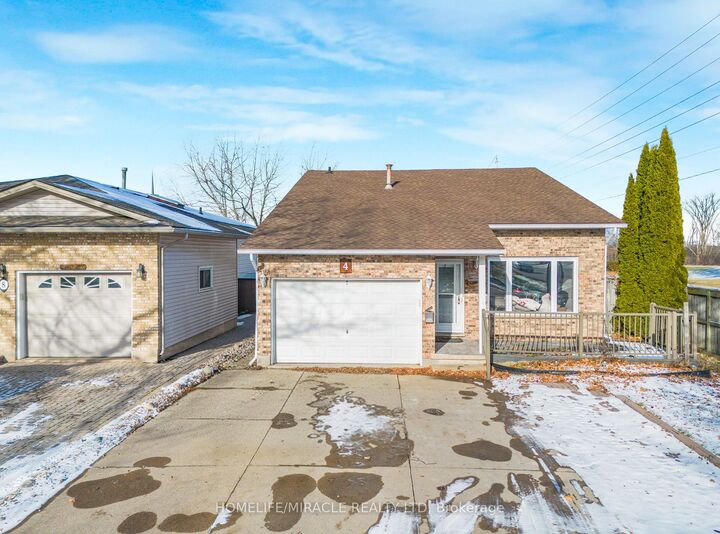 Property Photo: 4 Eastwood Drive ON L3C 6W3