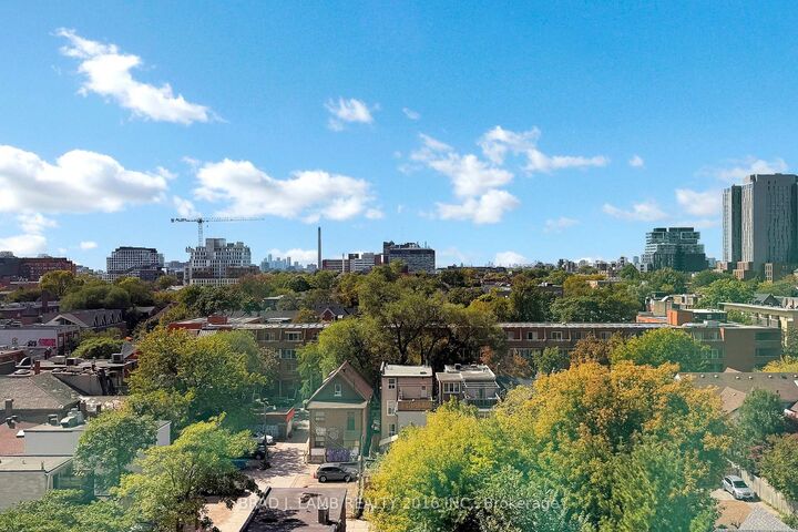 195 McCaul Street 705 — photo 1