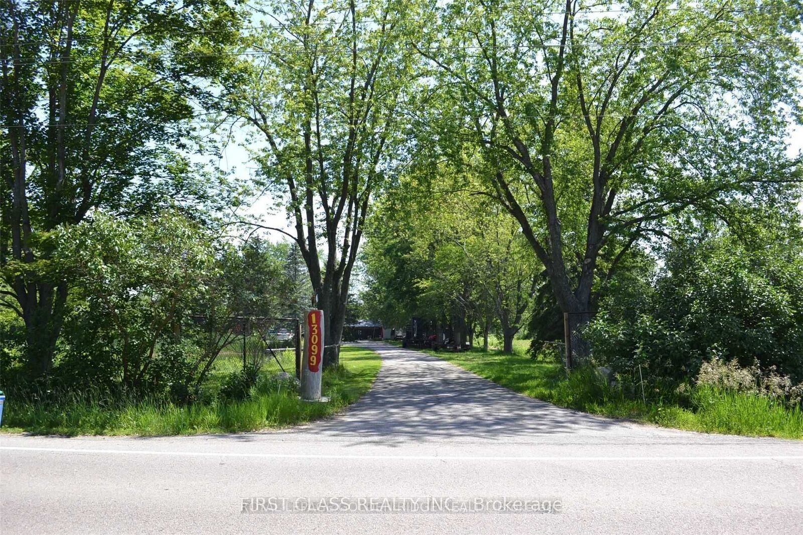 Property Photo: 13099 Kennedy Road ON L4A 7X5
