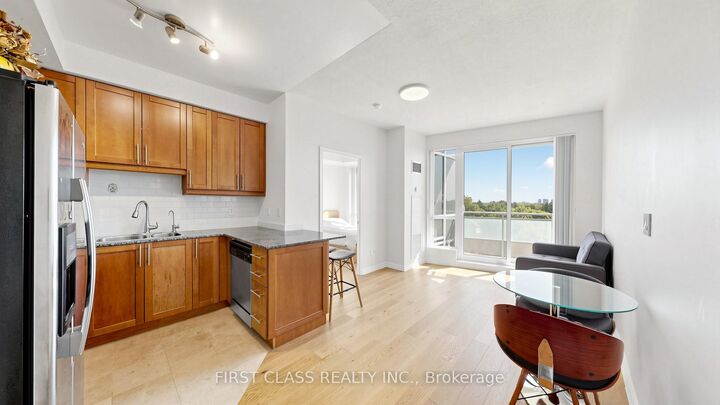 Property Photo: 18 Holmes Avenue 612 ON M2N 0E1