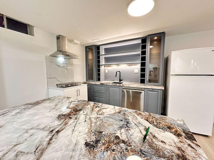 Property Photo:  51 Farmstead Road  ON L4S 1W3 