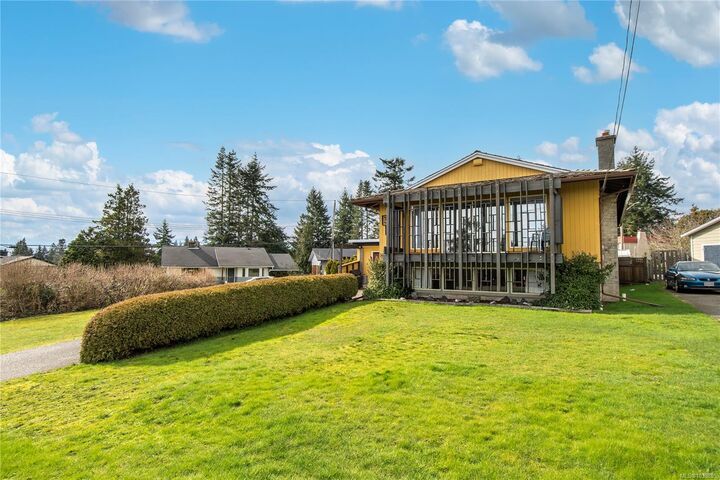 Property Photo: 353 Aitken St BC V9M 1K8