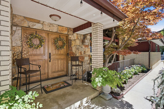 Property Photo:  10703 S Dimple Dell Dr E  UT 84092 
